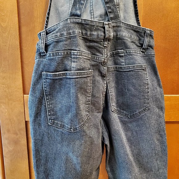 We the FREE PEOPLE Distressed Raw Hem Overalls 27/6 - Picture 3 of 6